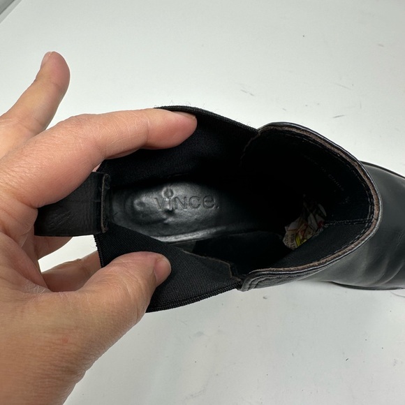Vince Yale Gored Ankle Boots Black Leather Ankle Stretch Women's 8M - Picture 11 of 16